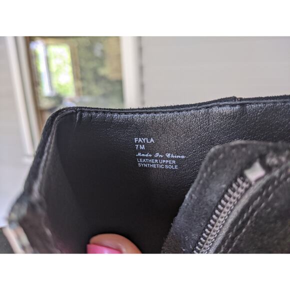 Donald J Pliner Fayla Black Suede Ankle Boots Pointed Toe Kitten Heel Size 7M - Picture 5 of 7